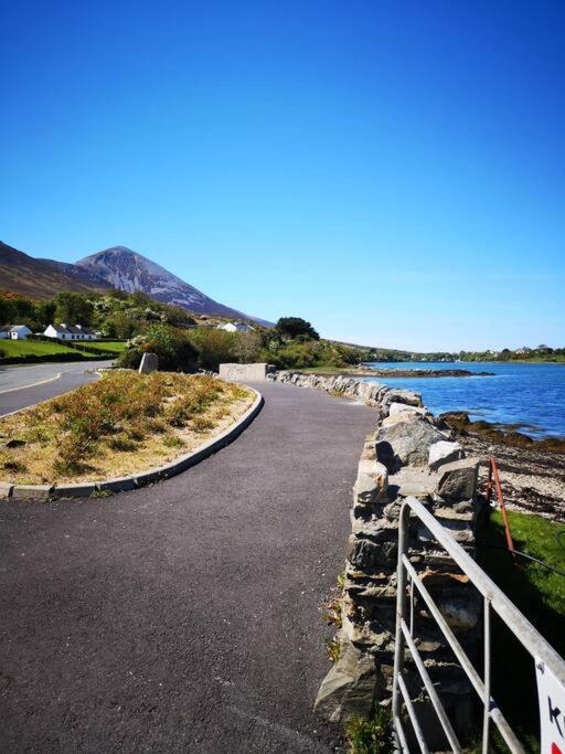 Modern Apartment At Croagh Patrick Westport Exteriör bild