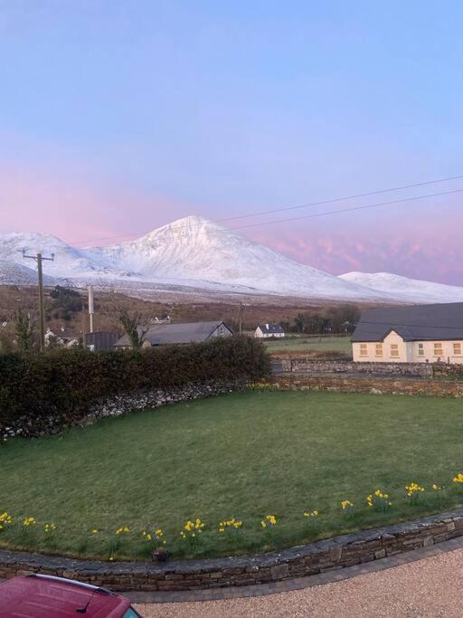 Modern Apartment At Croagh Patrick Westport Exteriör bild